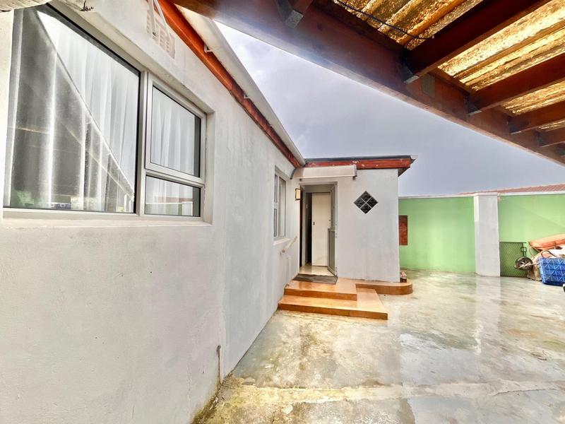 4 Bedroom Property for Sale in Rocklands Western Cape